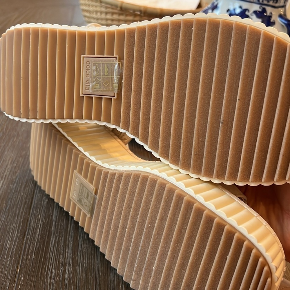 Dolce Vita Cream Sandals - Picture 7 of 7